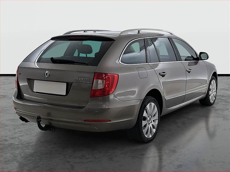 Škoda Superb (2011) Elegance 2.0 TDI, Navi, Xenony - fotka 5 z 16