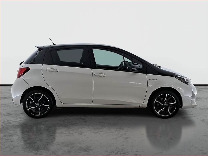 Toyota Yaris (2016) 1.5 Hybrid, Automat, ČR,1.maj - fotka 6 z 20