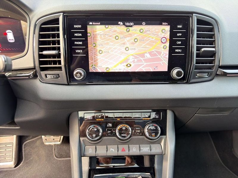 Škoda Karoq 2.0TSI 4x4 Sportline Pano DCC - fotka 19 z 21