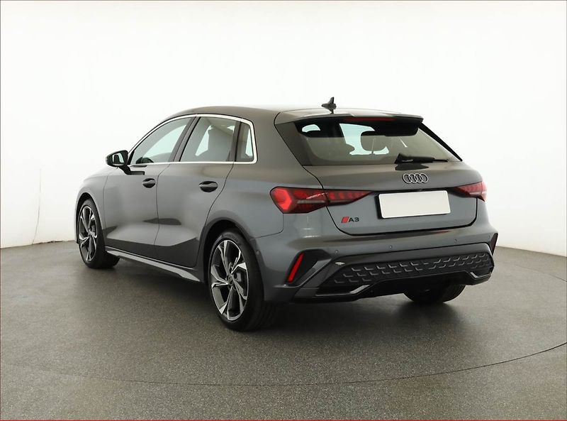 Audi A3 (2024) 35 TFSI - fotka 4 z 21