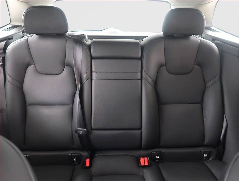 Volvo XC60 (2019) B4 AWD - fotka 10 z 15