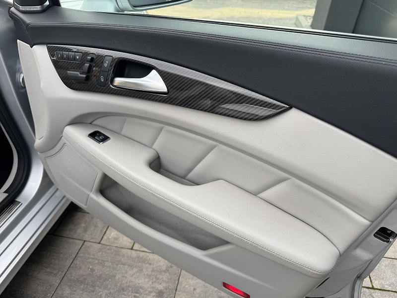 Mercedes-Benz CLS (2014) 350 CDI, 4Matic, AMG - fotka 50 z 64