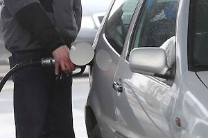 Tankování, čerpací stanice, benzin, nafta. Ilustrační foto