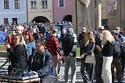 Automobiloví a motocykloví veteráni se vydali v neděli na tradiční jízdu Ze zámku na hrad. Start byl na Horním náměstí v Přerově, kde si lidé užili bohatý program.