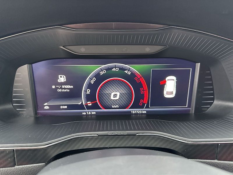 Škoda Superb (2020) Combi 2.0 TDI DSG Sportline - fotka 6 z 36