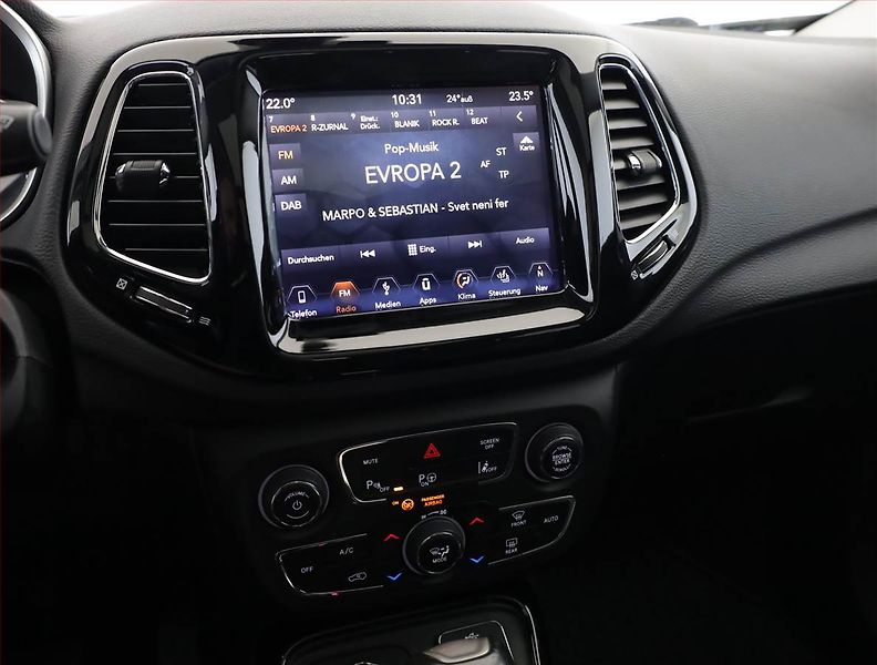 Jeep Compass (2019) 1.4 MultiAir, 4X4, Automat - fotka 10 z 21