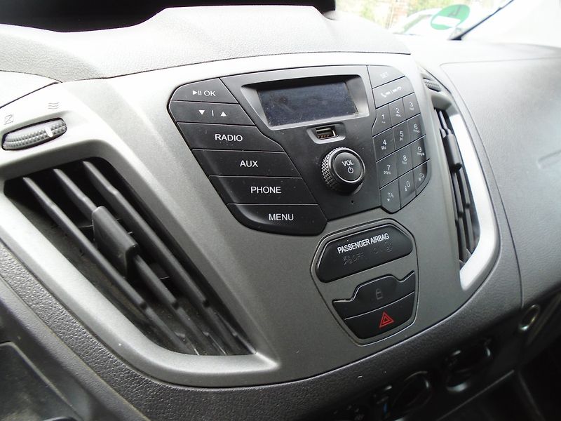 Ford Transit Custom (2015) 2.2 TDCi 6 míst, klima - fotka 21 z 25