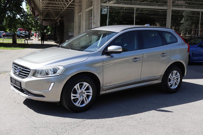 Volvo XC60 D4 2.0 133kW AT DPH - fotka 15 z 50