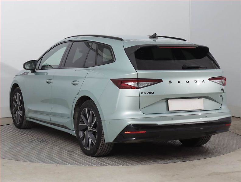 Škoda Enyaq (2023) Sportline iV 60 (62 kWh) - fotka 4 z 22