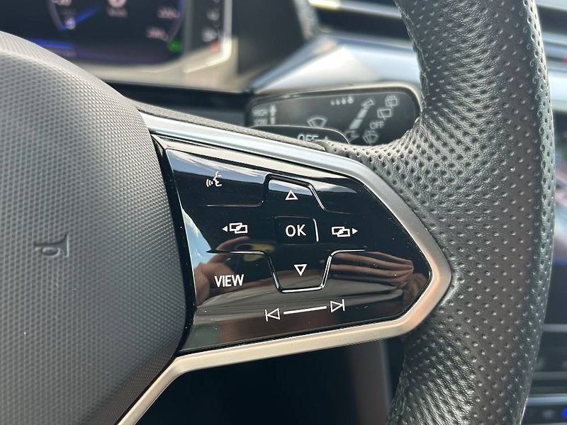 Volkswagen Arteon R-line 7DSG 2,0TSI - fotka 16 z 27