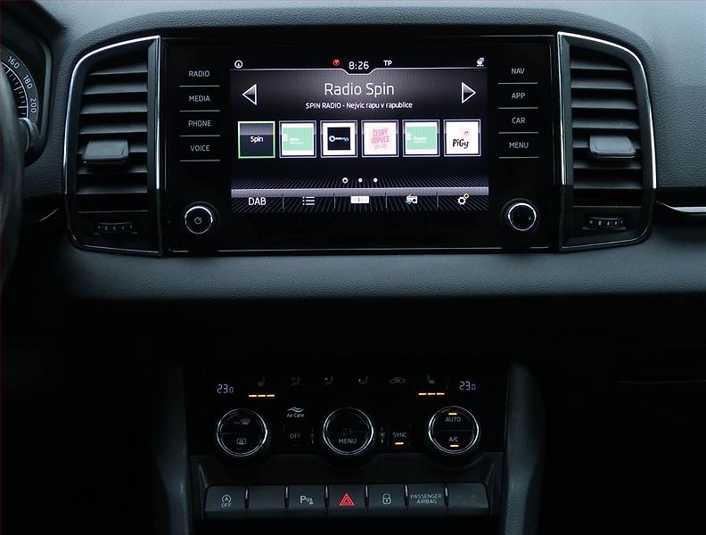 Škoda Karoq (2019) Style 1.6 TDI, Navi, Tempomat - fotka 12 z 22