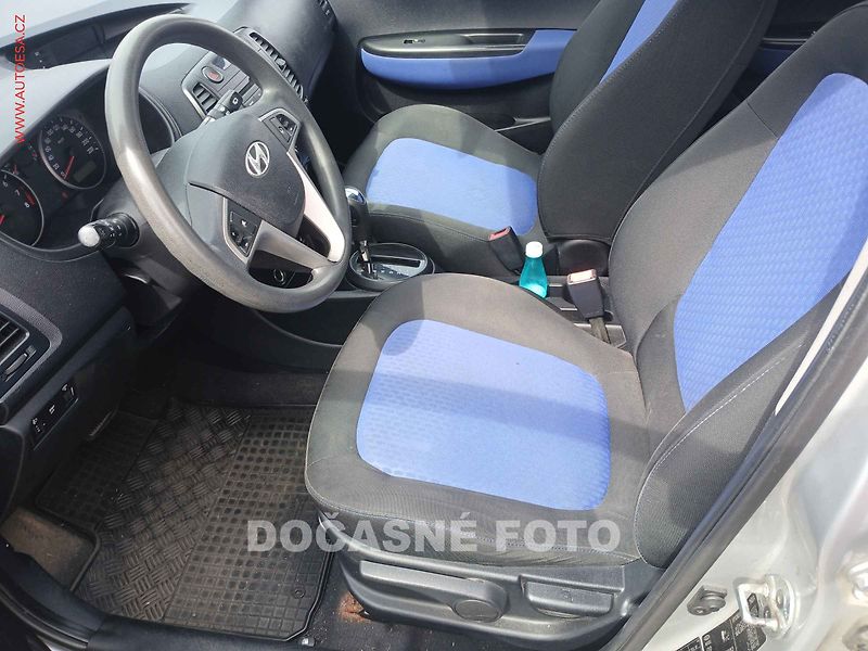 Hyundai i20 (2009) 1.4i, AT - fotka 3 z 3
