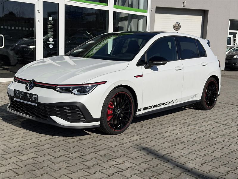 Volkswagen Golf 2,0   GTI EDICE 45 300 PS Akra - fotka 3 z 31