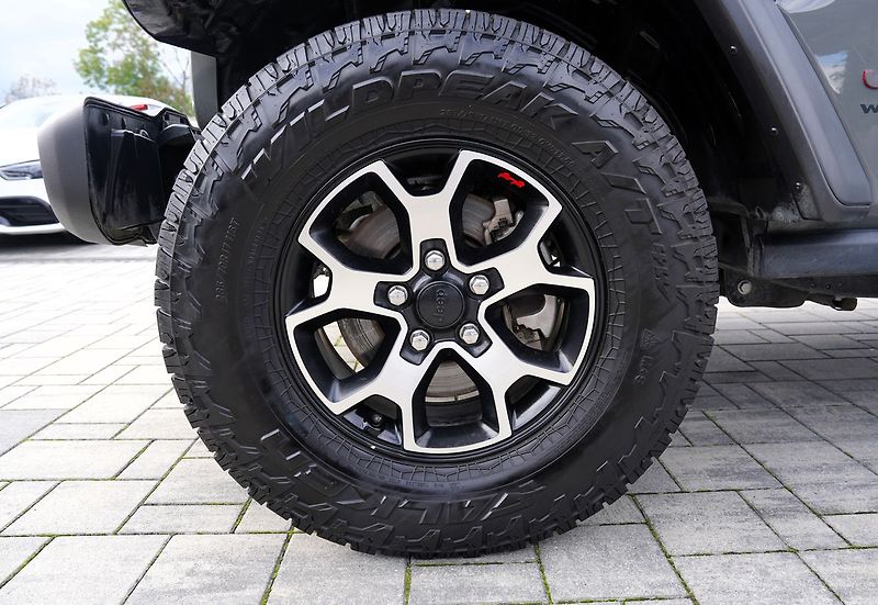 Jeep Wrangler 3.6i V6/Rubicon/4x4/AT - fotka 15 z 53