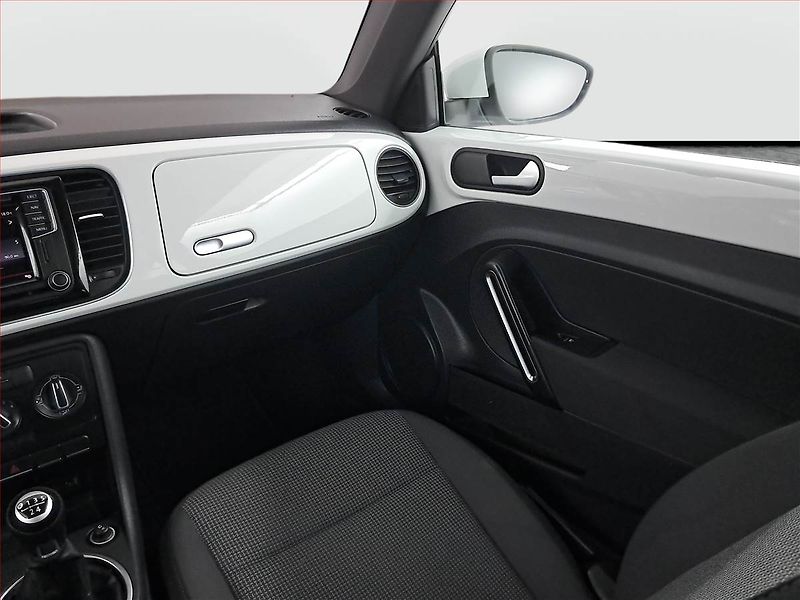 Volkswagen Beetle (2015) 2.0 TDI, Navi, Tempomat - fotka 8 z 19
