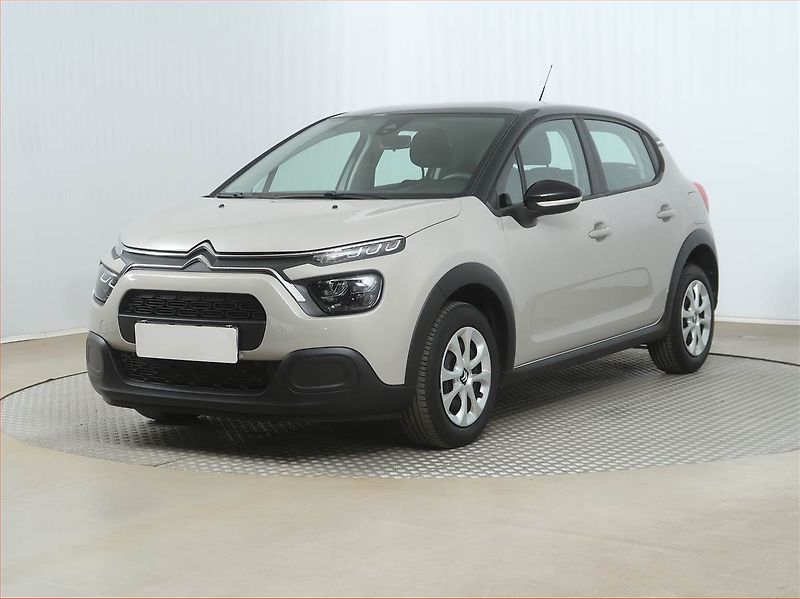 Citroën C3 (2021) 1.2 PureTech, ČR,1.maj - fotka 2 z 13