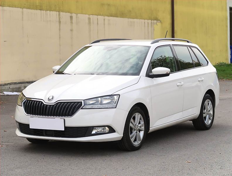 Škoda Fabia (2022) 1.0 TSI, Serv.kniha, Tempomat - fotka 2 z 23