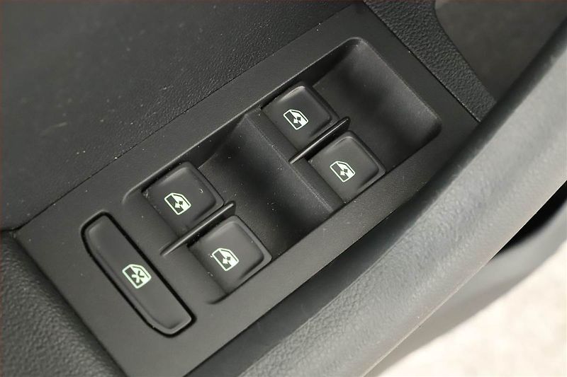 Škoda Octavia (2019) Ambition 1.6 TDI, ČR,1.maj - fotka 9 z 18