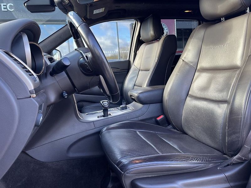 Jeep Grand Cherokee 3.0 CRD V6 SUMMIT - fotka 6 z 8