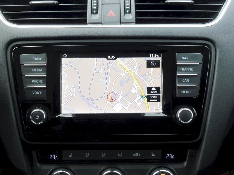Škoda Octavia (2015) Combi Style Elegance 1,4 TSI C - fotka 13 z 27