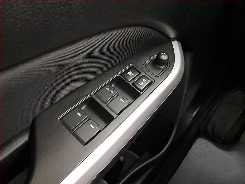 Suzuki Vitara (2015) 1.6 DDiS, 4X4, Navi, Tempomat - fotka 19 z 19