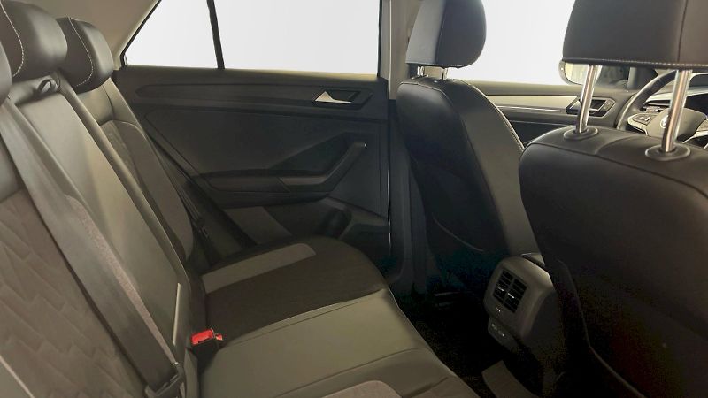 Volkswagen T-Roc (2025) Life GOAL 1.0 TSI 85kW - fotka 11 z 31