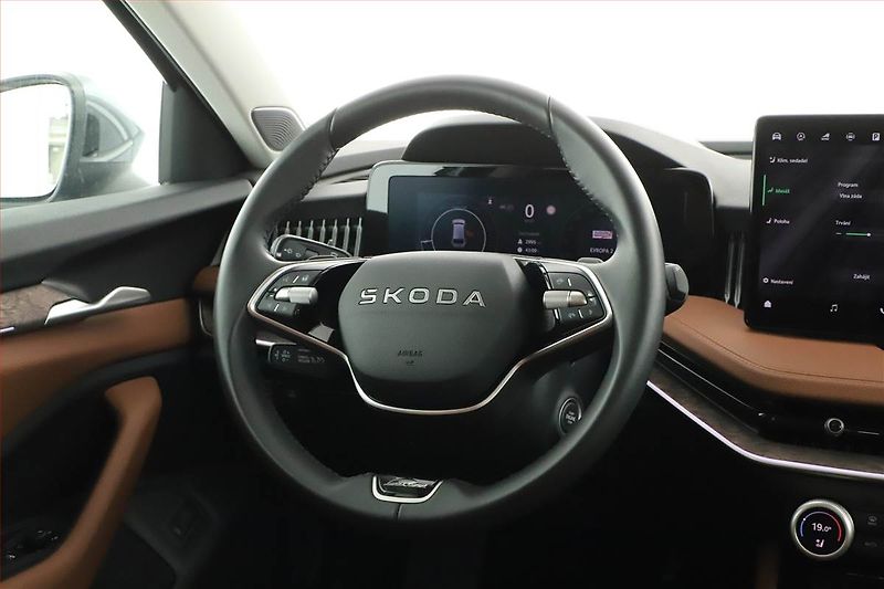 Škoda Superb (2025) 2.0 TDI, Lautrin&Klement - fotka 8 z 21