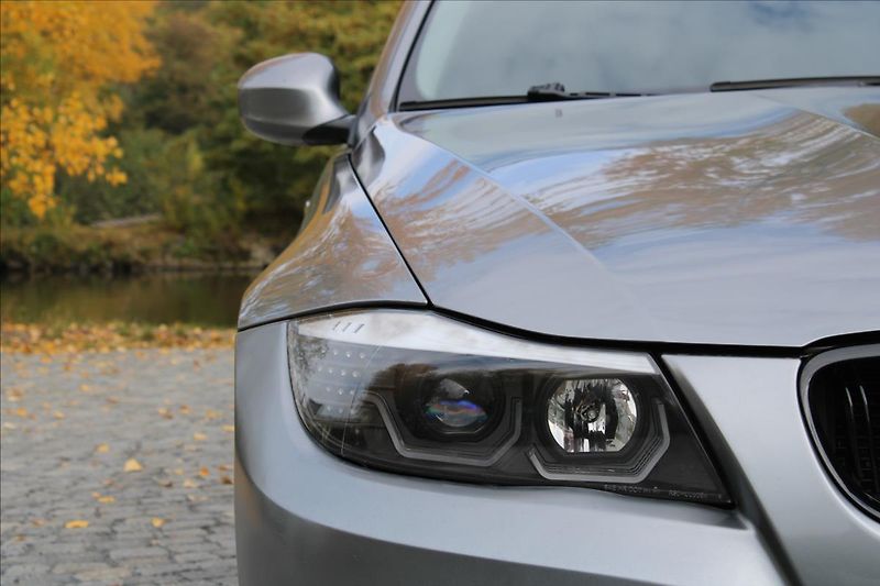 BMW Řada 3 318d Touring / M-Paket / Manuá - fotka 25 z 29