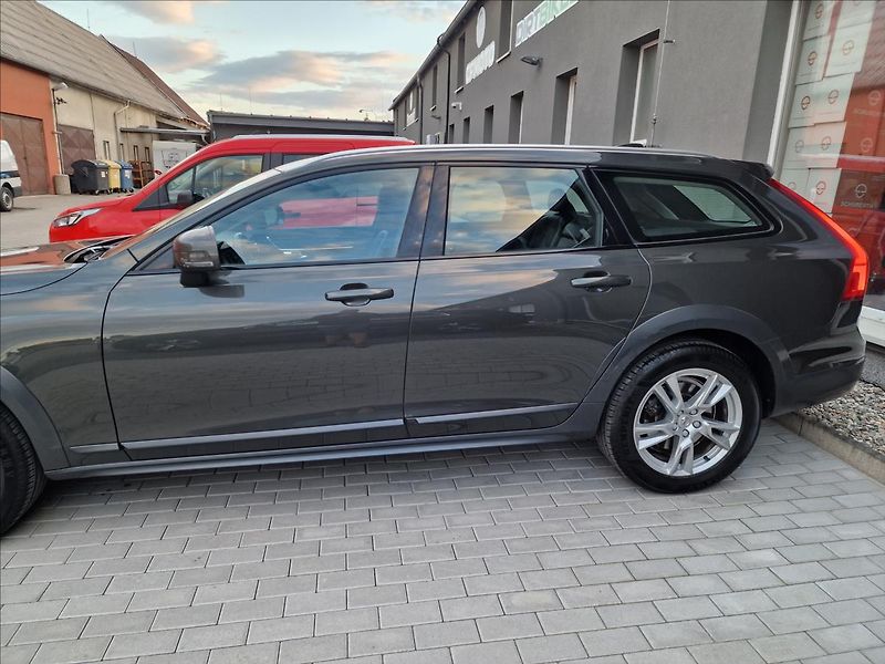 Volvo V90 D4 AWD Cross Country,ČR,1.Maj - fotka 43 z 50