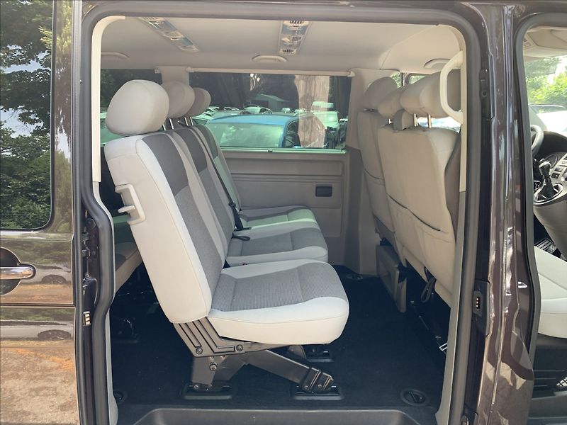 Volkswagen Caravelle 2,0 TDI  103kW - fotka 11 z 16