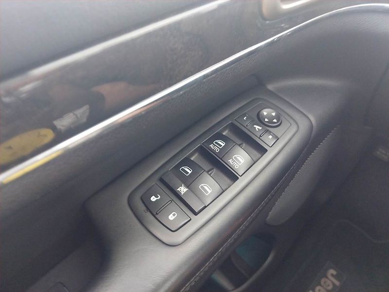 Jeep Grand Cherokee (2012) 3.0 CRD, 4X4, Automat - fotka 16 z 19