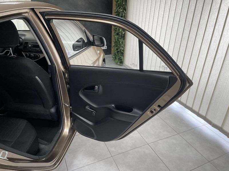 Kia Picanto 1.0 i ČR KLIMA 2xKOLA  - fotka 14 z 22