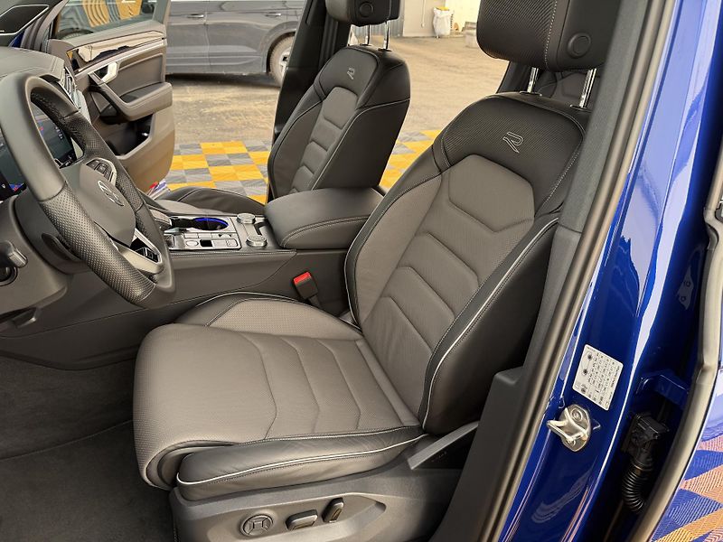 Volkswagen Touareg 3.0Tdi*210kw*DPH*Final Edition - fotka 10 z 47