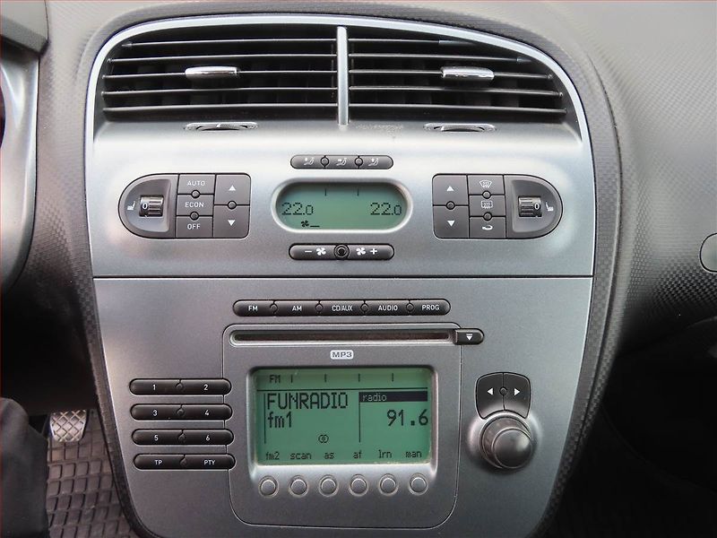 Seat Altea (2007) 1.9 TDI, po STK, dobrý stav - fotka 12 z 17