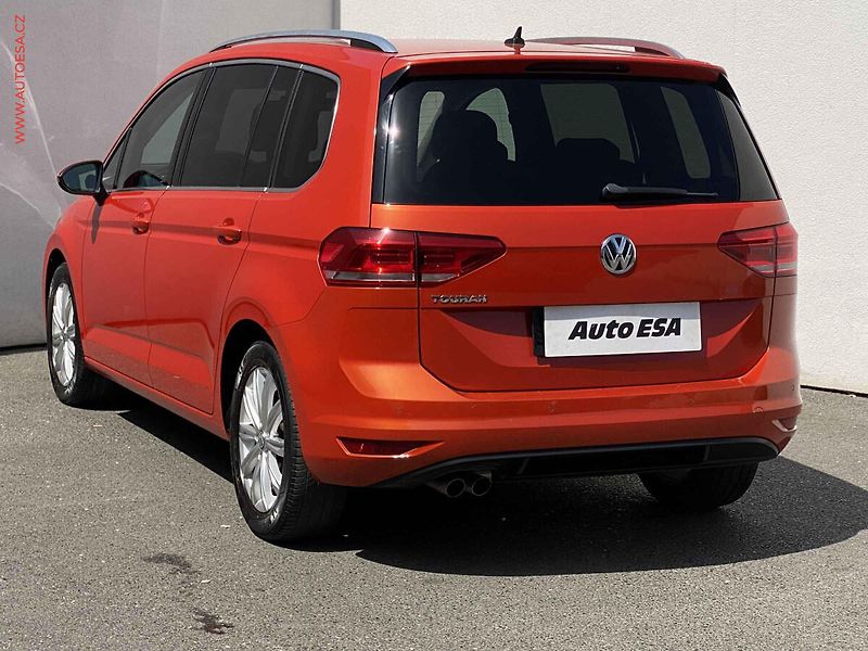 Volkswagen Touran (2017) 1.4 TSi, Highline, DSG, LED - fotka 6 z 19