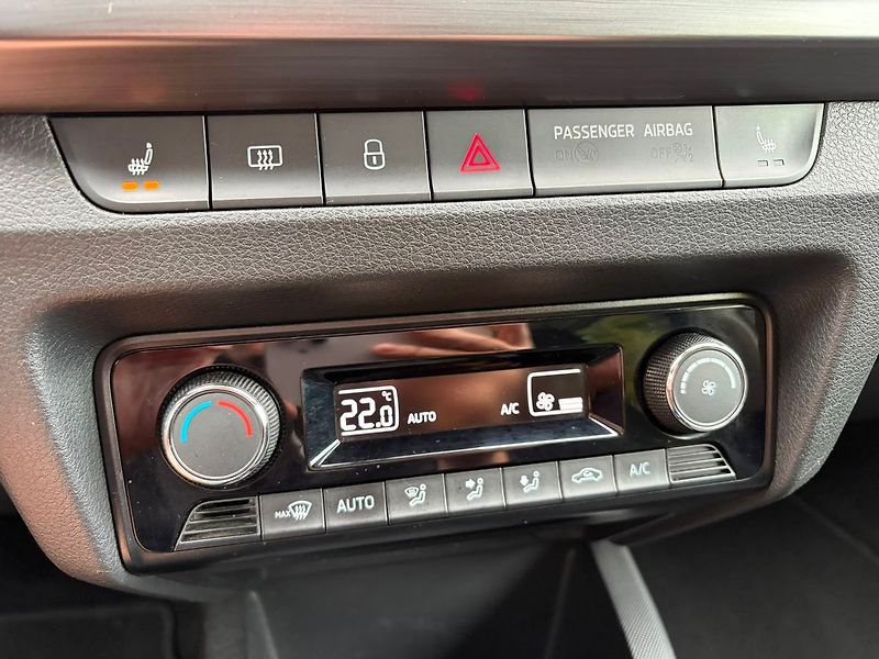 Škoda Fabia 1.2 TSi Style, ČR, Serviska - fotka 18 z 23