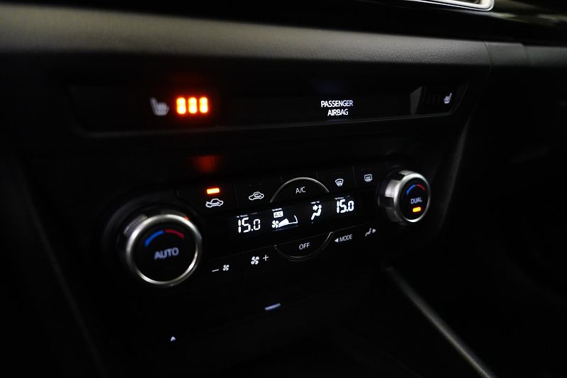 Mazda 3 - fotka 24 z 29