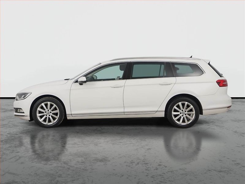 Volkswagen Passat (2017) Highline 2.0 TDI, Serv.kniha - fotka 3 z 20