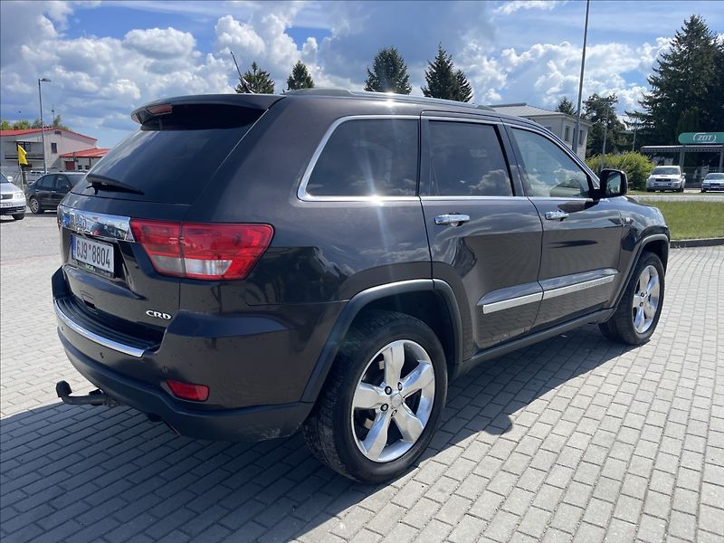 Jeep Grand Cherokee 3,0 CRDi 177kw Overland Pano T - fotka 4 z 35
