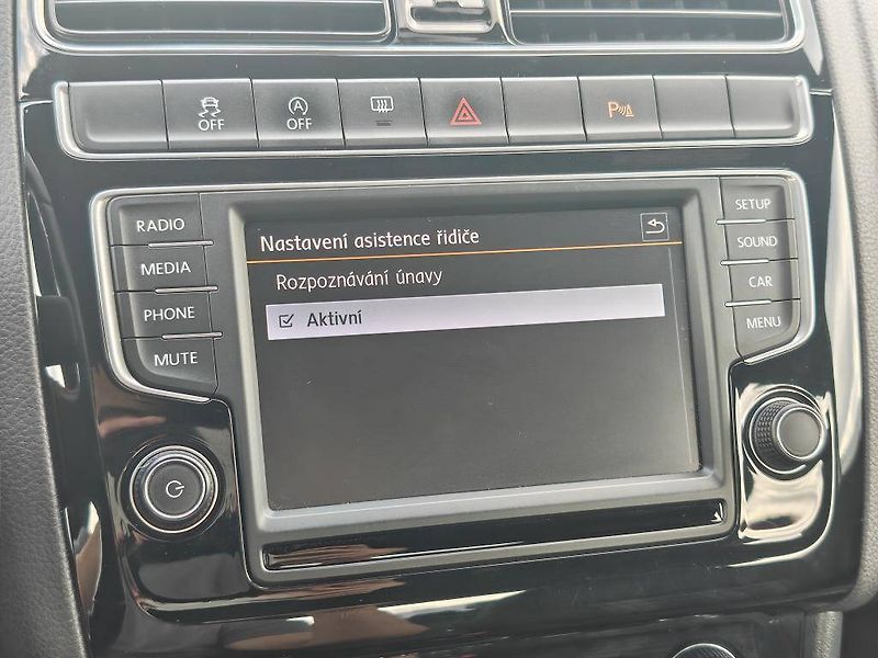 Volkswagen Polo GTI 1,8 TSI 141 kW 6MP 1,8 TSI - fotka 16 z 23