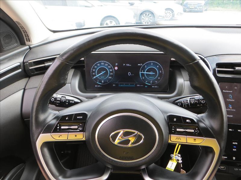 Hyundai Tucson 1,6 CRDi mHEV DCT Smart 100 kW - fotka 24 z 28