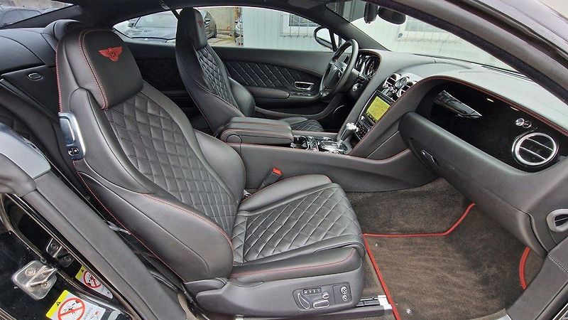Bentley Continental GT GT V8S/Diamond Edition/ČR/530P - fotka 13 z 17