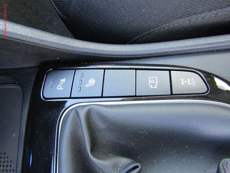 Hyundai Tucson (2021) 1.6 TGDi 4x4, 1.maj,ČR, AT - fotka 19 z 26