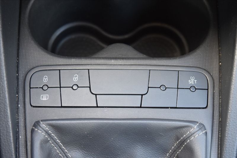 Seat Ibiza 1,6 d 77KW NOVÝ OLEJ+FILTR ALU - fotka 31 z 34