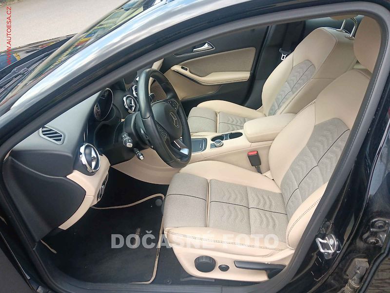 Mercedes-Benz GLA (2018) 2.0i 4Mat, ČR, servis.kniha - fotka 3 z 3