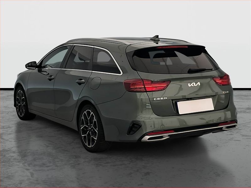 Kia Ceed (2023) GT Line 1.5 T-GDI - fotka 4 z 21
