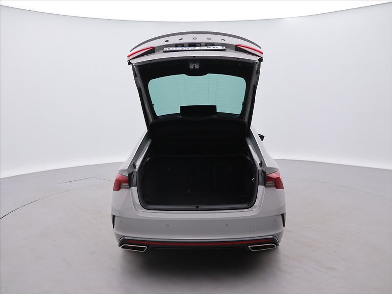 Škoda Octavia 2,0 TSI RS 180kW DSG CZ 1.Maj - fotka 9 z 30