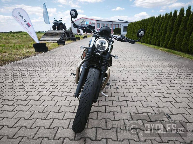 Triumph Bonneville Bobber (2019) - fotka 5 z 15
