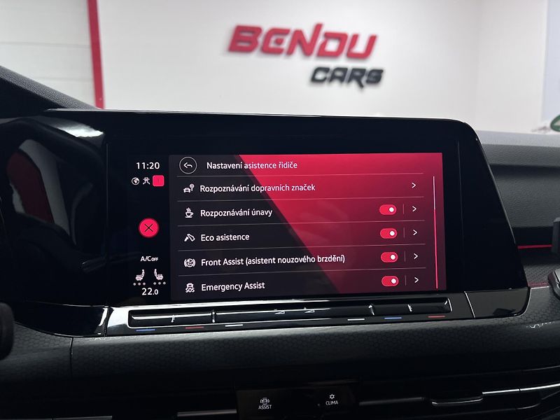 Volkswagen Golf GTI Clubsport 2.0 TSI 221 kW  - fotka 35 z 43