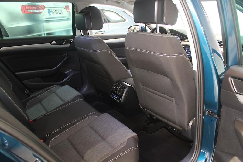 Volkswagen Passat (2023) 2.0TDI DSG Nez.Topení Matrix - fotka 25 z 39